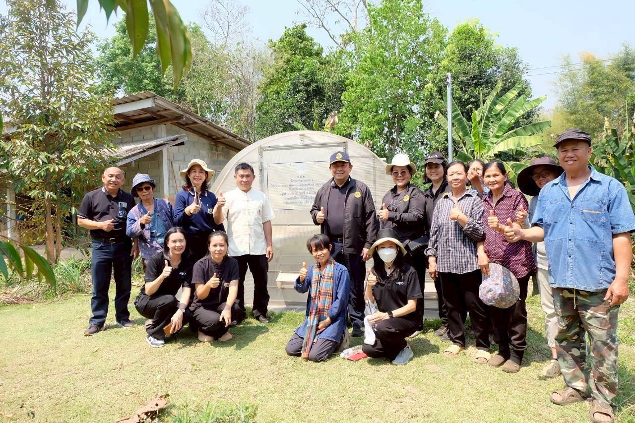 title - เลขาฯ ส.ป.ก. ลงพื้นที่ตรวจเยี่ยมวิสาหกิจชุมชนเกษตรวิถีพุทธ พร้อมตรวจติดตามความคืบหน้าการขอใช้ประโยชน์ในเขตปฏิรูปที่ดิน เพื่อดำเนินโครงการก่อสร้างทางรถไฟ